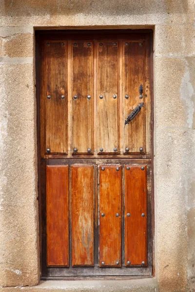 Porta Madeira Velha Com Bloqueio Enferrujado — Fotografia de Stock