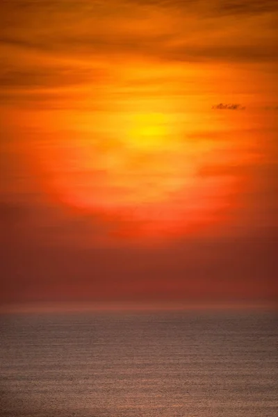 Erstaunlich heller Sonnenuntergang — Stockfoto