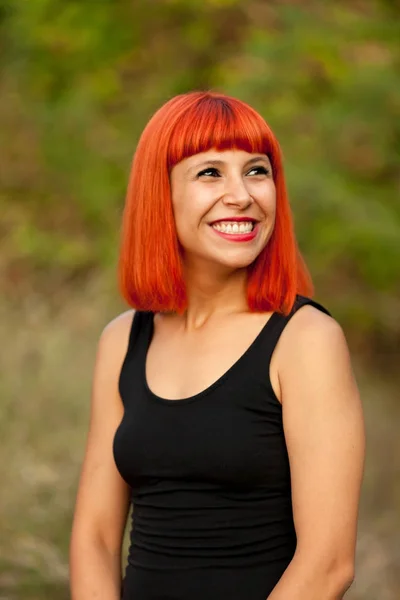 フォレストの赤毛の女性 — ストック写真