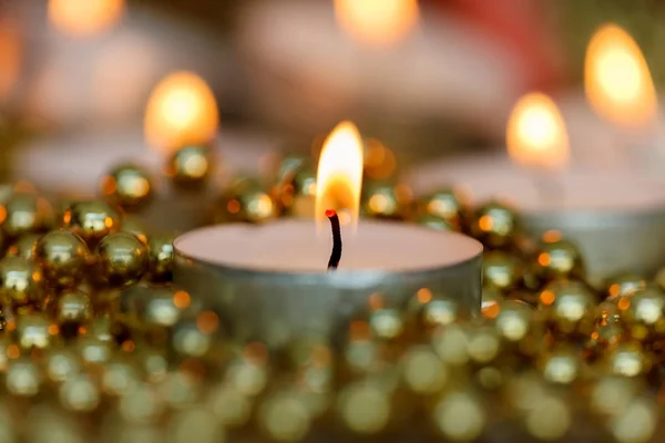 Vela de Navidad ardiente — Foto de Stock