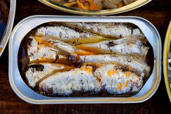 Каністра Консервованого Сардини Олією Здорове Харчування — стокове фото