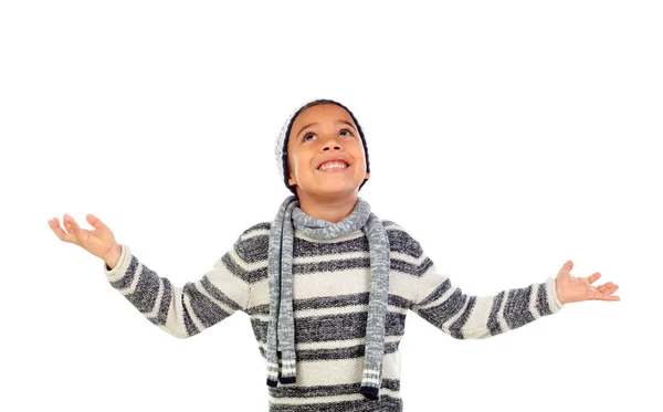 Roztomilý Šťastný Africké Chlapeček Teplém Svetru Vlněný Šátek Izolovaných Bílém — Stock fotografie