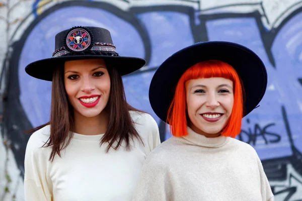 Beautiful Happy Female Friends Black Hats — Stock Photo, Image