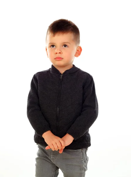 Niedlicher Kleiner Junge Mit Ernstem Gesichtsausdruck Isoliert Auf Weißem Hintergrund — Stockfoto