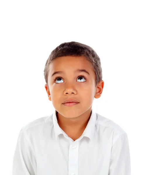 Милий Спантеличений Африканських Хлопчик Білій Сорочці Шукаючи Ізольовані Білому Фоні — стокове фото