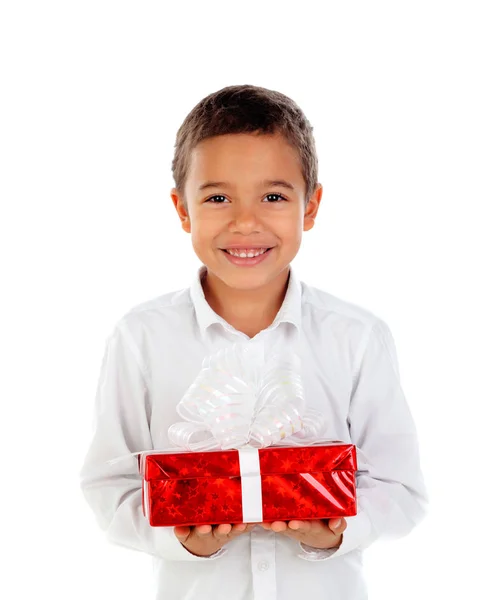 Lindo Niño Africano Feliz Camisa Blanca Sosteniendo Regalo Rojo Aislado — Foto de Stock