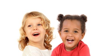 iki mutlu sevimli çocuklar üzerinde izole beyaz arka plan poz