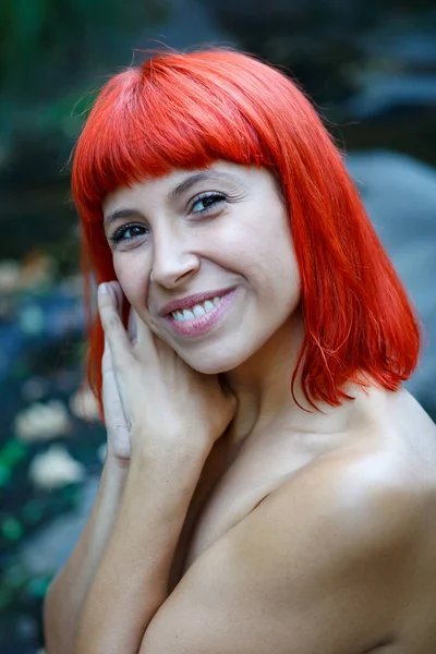 Atractivo Joven Pelirroja Mujer Desnuda Aire Libre —  Fotos de Stock