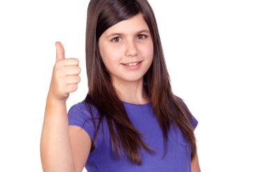 Sevimli kız beyaz bir arka planda izole olduğunu söylüyor.