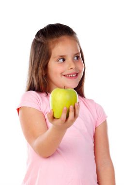 Beyaz arka plan üzerinde izole elma tutan mutlu küçük kız