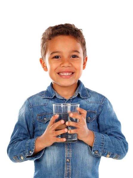 Niedlich Glücklich Kleine Afrikanische Junge Jeanshemd Hält Glas Wasser Isoliert — Stockfoto