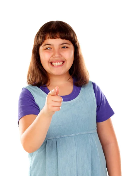 Ładny Uśmiechający Się Mała Dziewczynka Wskazując Jej Palcem Białym Tle — Zdjęcie stockowe