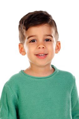 Beyaz arka plan üzerinde izole yeşil giysili küçük boy gülümseyerek