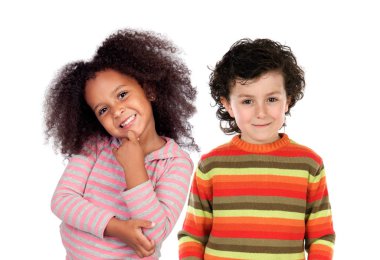 Çift beyaz arka plan üzerinde izole iki mutlu çocuk 