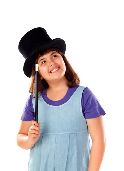 漂亮的小女孩做魔术与顶帽子和魔术棒孤立的白色背景 — 图库照片
