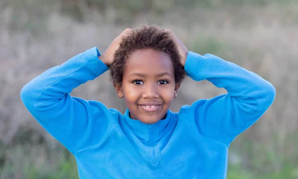 Niño sorprendido con las manos en la cabeza — Foto de Stock