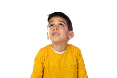 Dalgın çocuk ararken