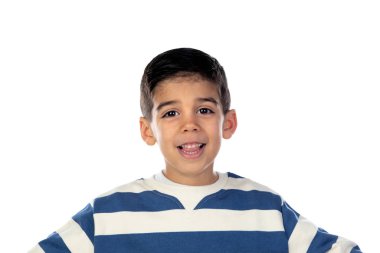 Çizgili tişörtlü mutlu çocuk 