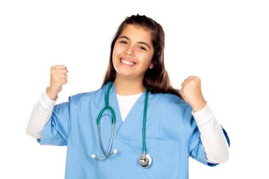 Mavi doktor üniformalı komik kız beyaz arka planda izole edilmiş.