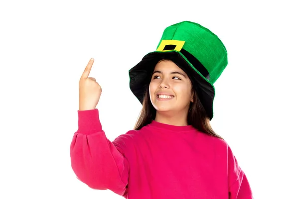 Menina Adorável Com Grande Chapéu Verde Isolado Fundo Branco — Fotografia de Stock