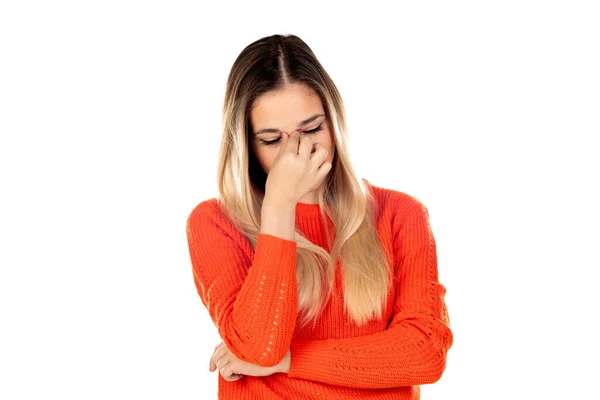 Mooie Blonde Vrouw Met Rode Trui Geïsoleerd Een Witte Achtergrond — Stockfoto