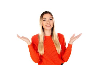 Kırmızı formalı güzel bir kadın beyaz arka planda izole edilmiş.