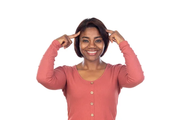 可敬的非洲女人 粉色T恤 白色背景的孤立物 — 图库照片