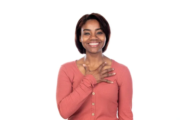 Entzückende Afrikanische Frau Mit Rosa Shirt Auf Weißem Hintergrund — Stockfoto