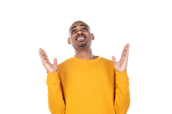 Afroamerican Cara Vestindo Uma Camisa Amarela Isolado Fundo Branco — Fotografia de Stock