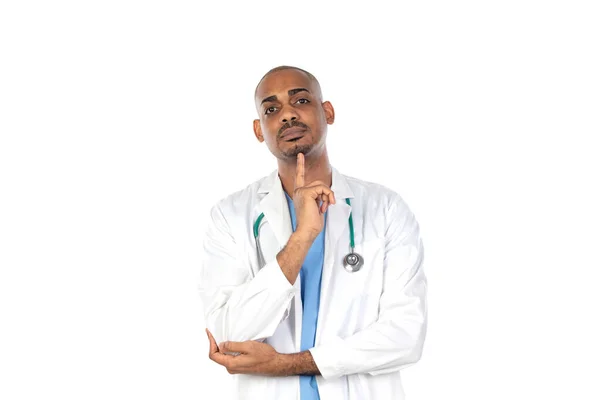 Médico Africano Aislado Fondo Blanco —  Fotos de Stock