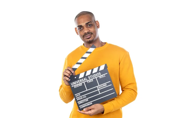 Afrikaner Mit Gelbem Shirt Auf Weißem Hintergrund — Stockfoto
