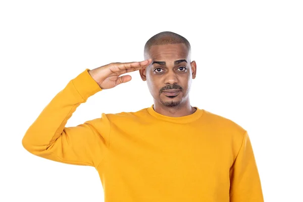 Africano Cara Com Camiseta Amarela Isolado Fundo Branco — Fotografia de Stock