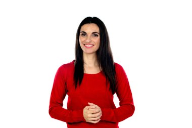 Çekici esmer kadın beyaz bir arka planda izole edilmiş.