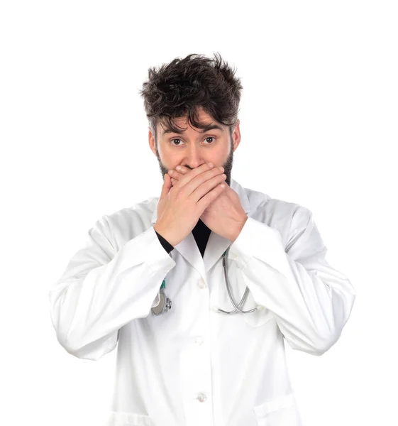 Dokter Draagt Een Labjas Geïsoleerd Een Witte Achtergrond — Stockfoto