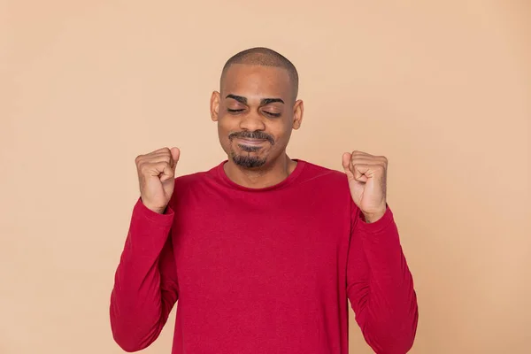 African Guy Red Jersey Yellow Background — Stock Photo, Image