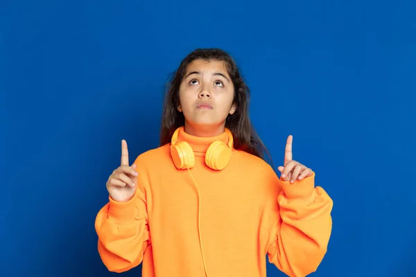 Adorable Preteen Girl Yellow Jersey Blue Background — Stock Photo, Image