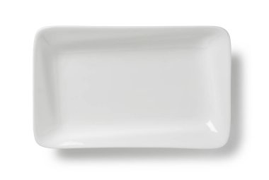 Beyaz arka plana yerleştirilmiş beyaz plaka