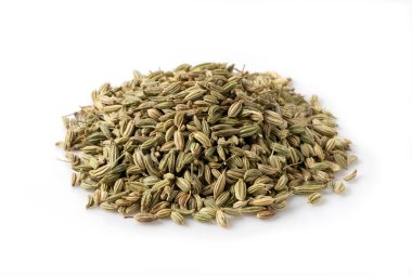 Beyaz arka planda rezene tohumları