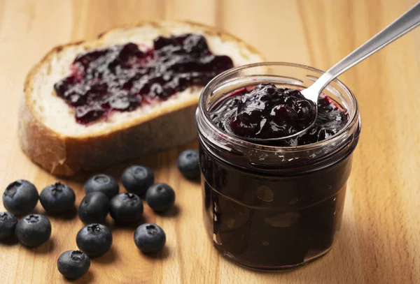 Conjunto Mermelada Arándanos Cucharada Sobre Fondo Madera Detrás Fruta Arándanos — Foto de Stock