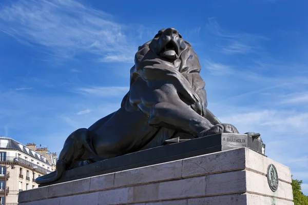 Estatua de León de f Belfort en París — Foto de Stock