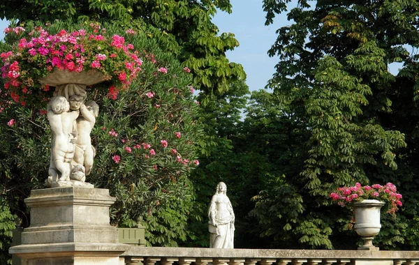 Luxemburger Gartenstatue — Stockfoto