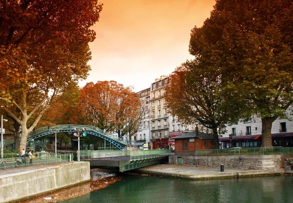 Canal Saint Martin Париже — стоковое фото