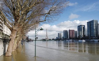 George Pompidou nehir expressway batık ve Paris sel