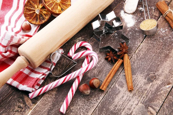 Składniki Boże Narodzenie Pieczenia Przypraw Orzechów Pliki Cookie Kształt Foremki — Zdjęcie stockowe