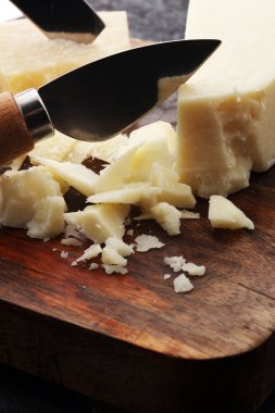Bir yaşında otantik kahvaltilari reggiano parmesan peyniri peynir ile