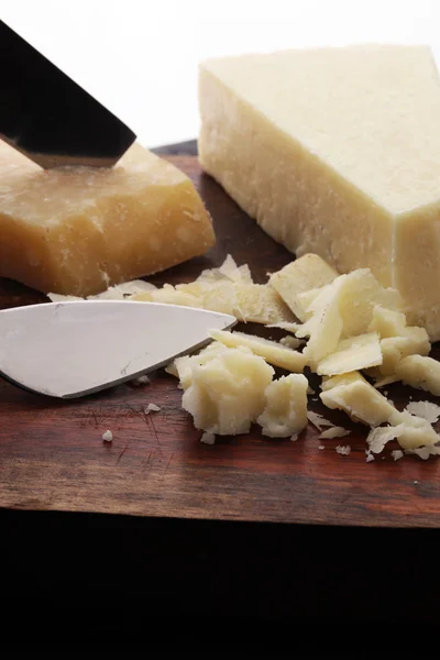 Věku autentické sýr parmezán parmigiano reggiano s sýr — Stock fotografie