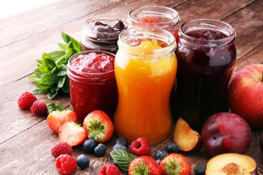 reçel, mevsim meyveleri, Erik, nane ve meyve çeşitleri.