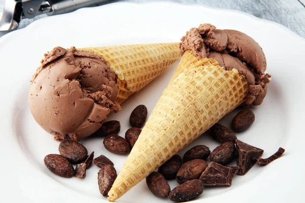 Chocolate ice cream scoops with pieces of chocolate and waffle c — Stock Photo, Image