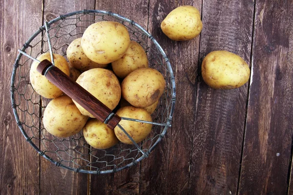 Comida de patata. Patatas frescas orgánicas crudas — Foto de Stock