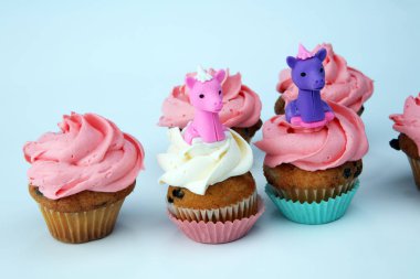 Tek boynuzlu at cupcakes parti, doğum günü veya bebek duş için. ekmek de